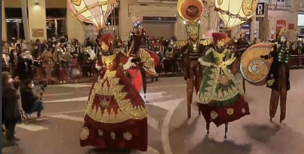 La imagen tiene un atributo ALT vacío; su nombre de archivo es Cabalgata-Almeria1-1024x521.jpg