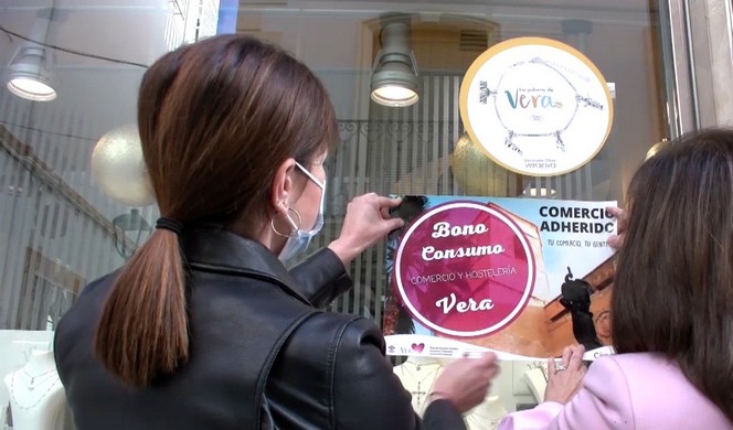 La imagen tiene un atributo ALT vacío; su nombre de archivo es VeraJoya.jpg